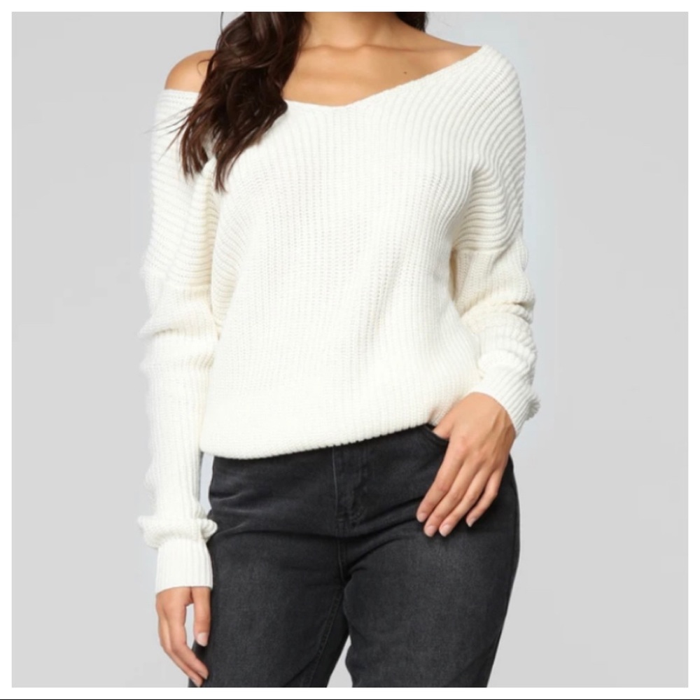 #19 ✨LAST ONE✨Ivory  Adorable Sweater twist knot detail on back - Picture 2 of 4